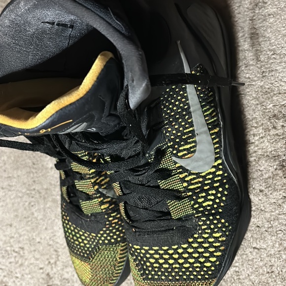 Men’s Kobe size 10 high top - Picture 2 of 5